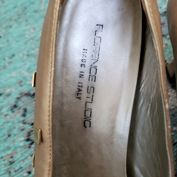 Florence Studio Gold Italian Heels - Picture 5 of 7